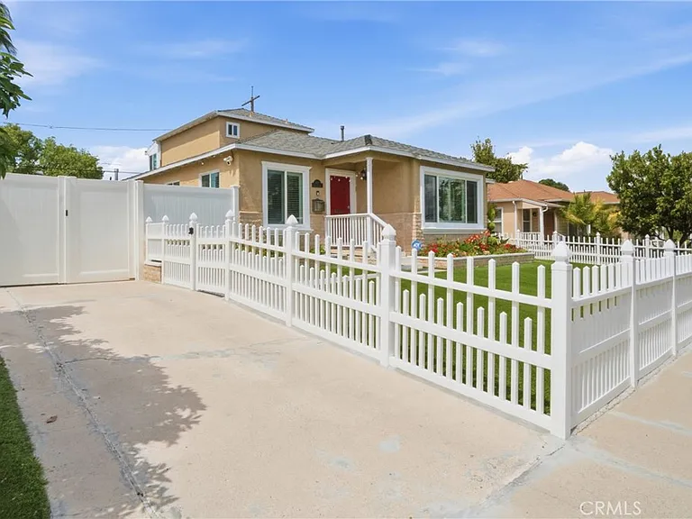 6139 Jamieson Ave — Photo 41