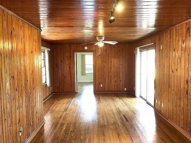 111 Brookwood Dr — Photo 7