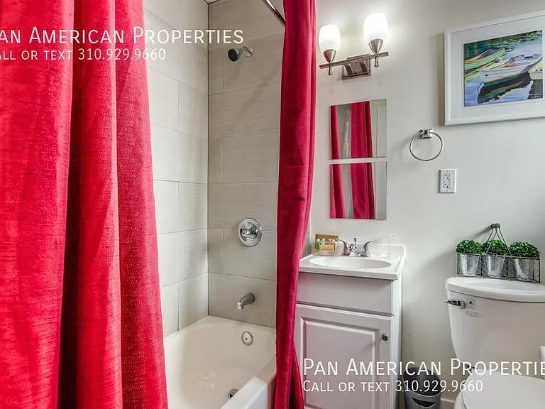 711 E 6th St #11 — Photo 18