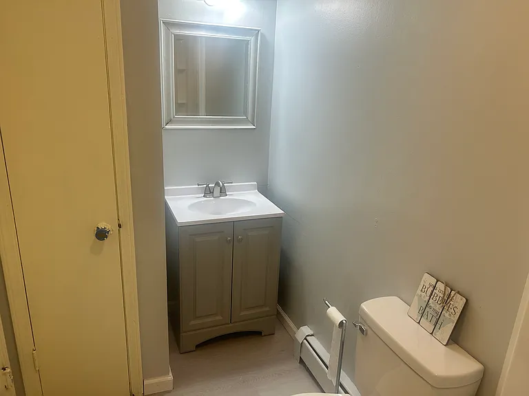 204 School St — Photo 17
