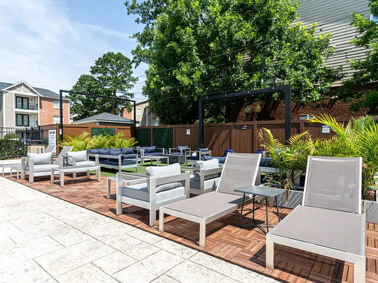 Poolside Cabanas & BBQ Grills | Vie at University Downs