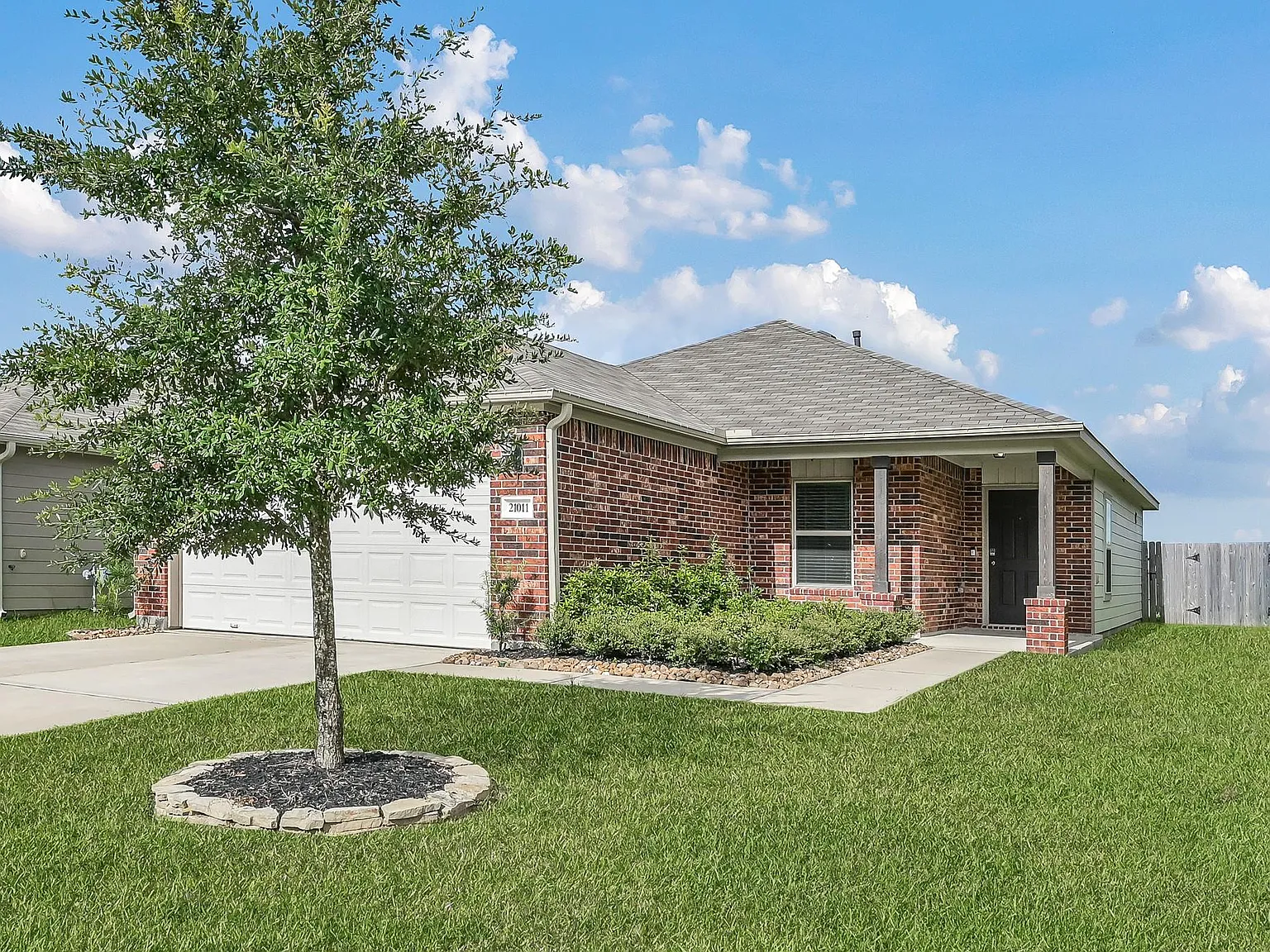 3 bed, 2.0 bath, 1361 sqft, $1,850 — Photo 1