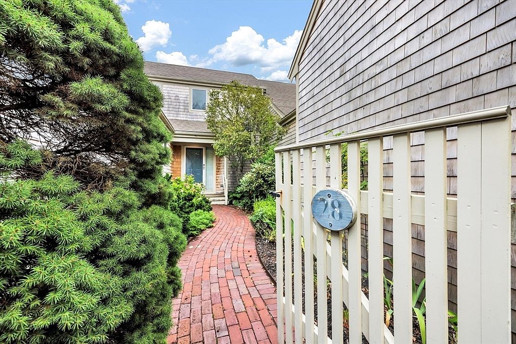 28 John Hall Cartway UNIT 28