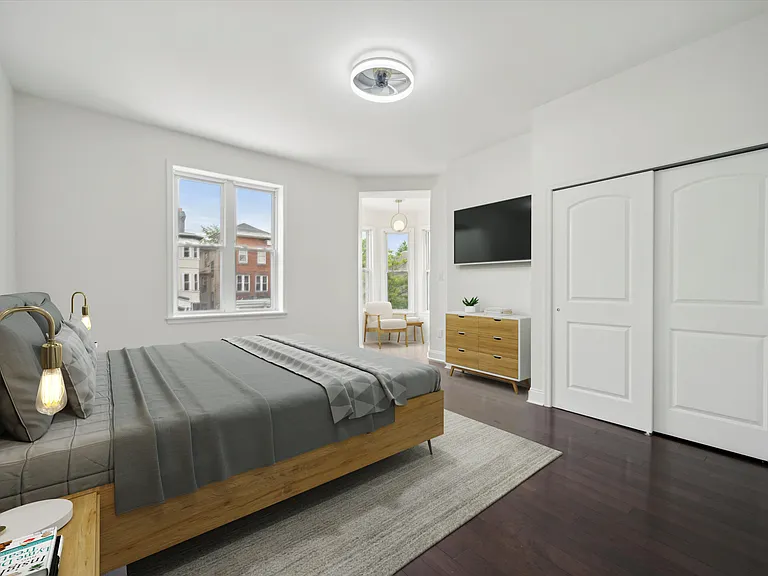 4911 Warrington Ave — Photo 56