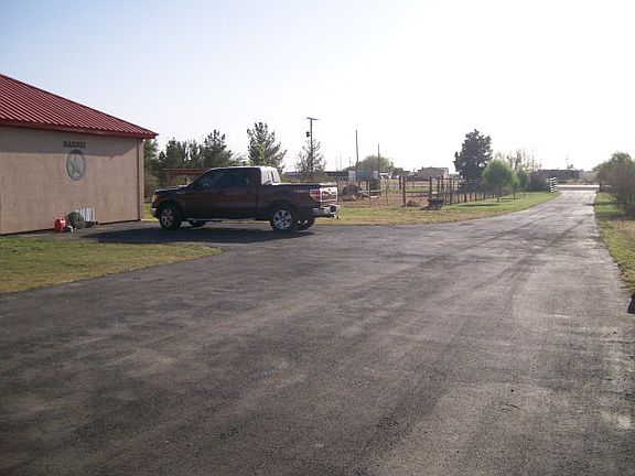 4th image of 5130 N Moss Ave