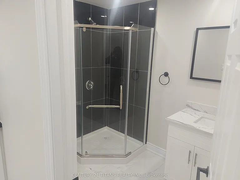 44 Glacier Cres #BASEMENT — Photo 8