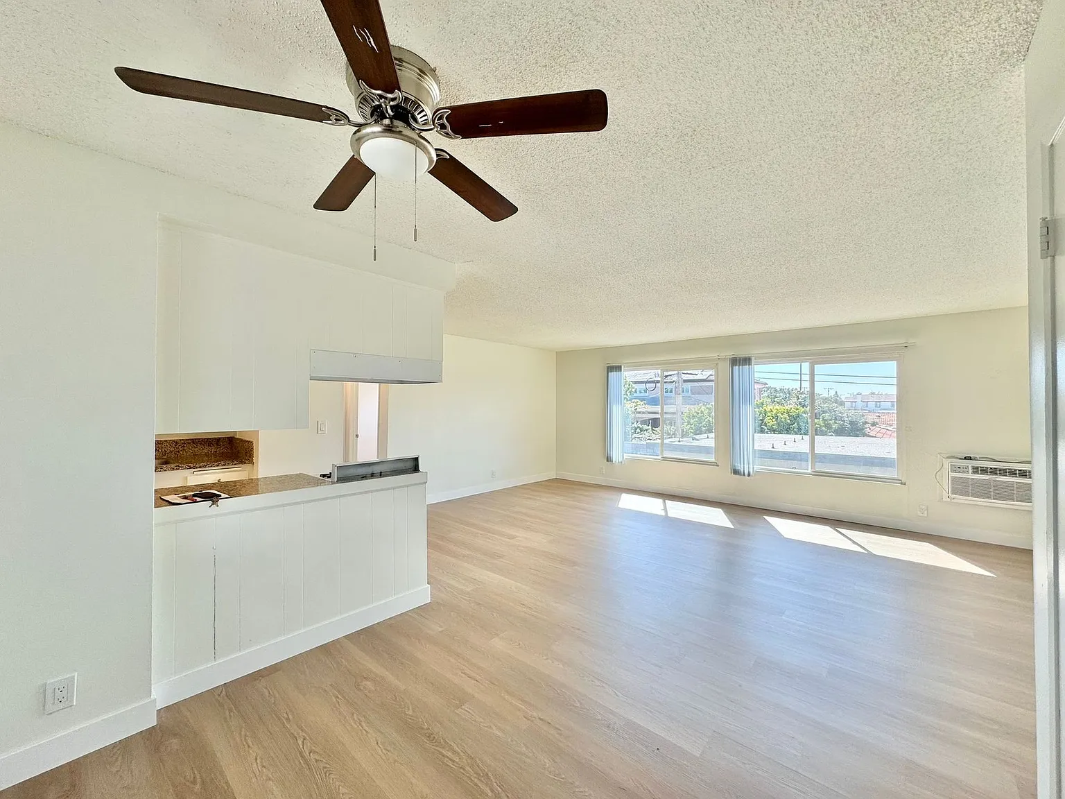 Adland Apartments — Photo 2
