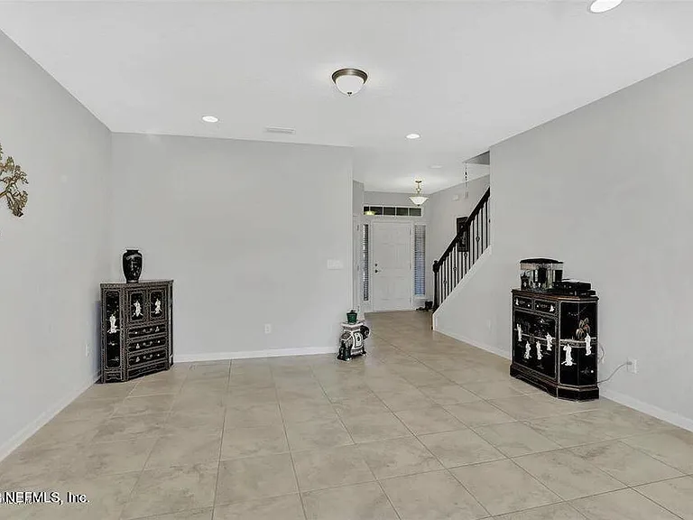 511 Richmond Dr — Photo 4