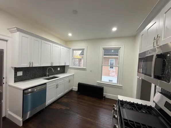 63 Ashford St #2, Hartford, CT 06120