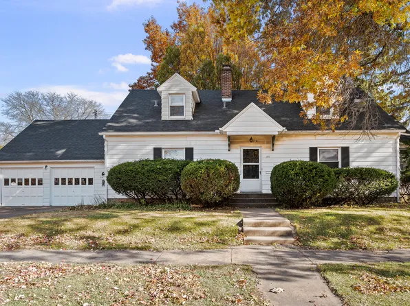 1911 1/2 21st St, Rock Island, IL 61201