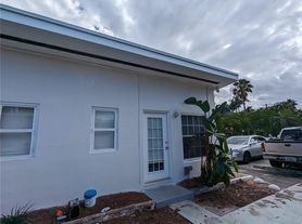 1100 NE 12th Ave