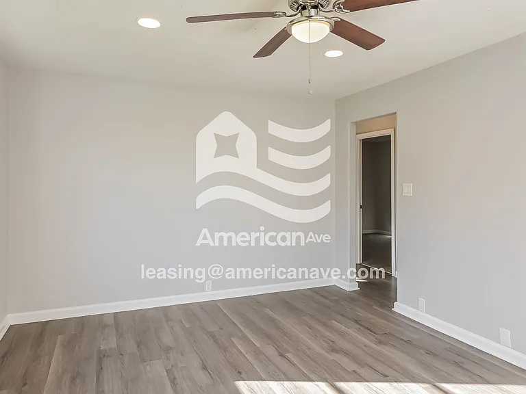 1167907_003_living_room_3.jpg