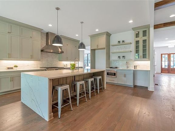 4th image of 2138 Luray Ct