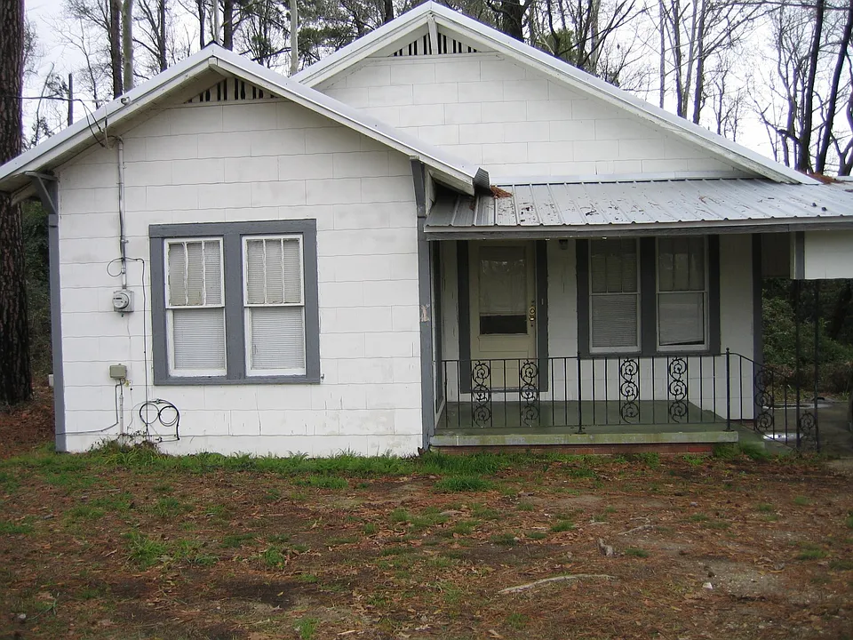 1102 Woodward Ave