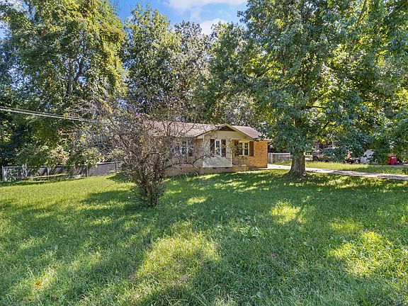 3rd image of 413 Buckeye Ln
