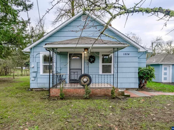 1804 Vine St, Sweet Home, OR 97386