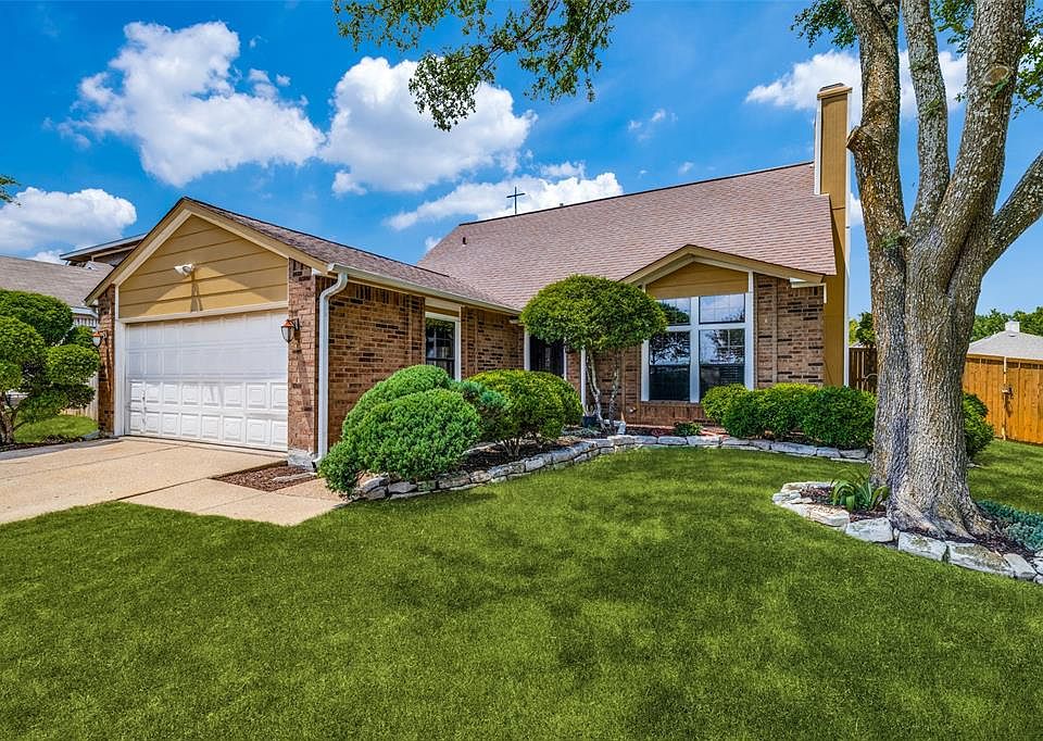 1st image of 221 California Dr