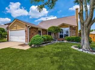 221 California Dr, Glenn Heights, TX 75154