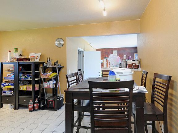 4th image of 1861 Oakton Ct