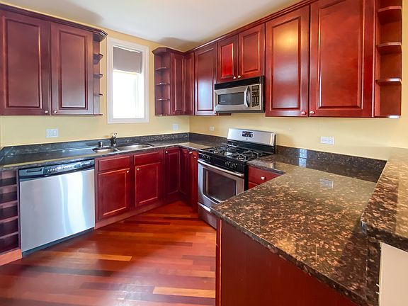 5th image of 3335 W Belle Plaine Ave APT 3B