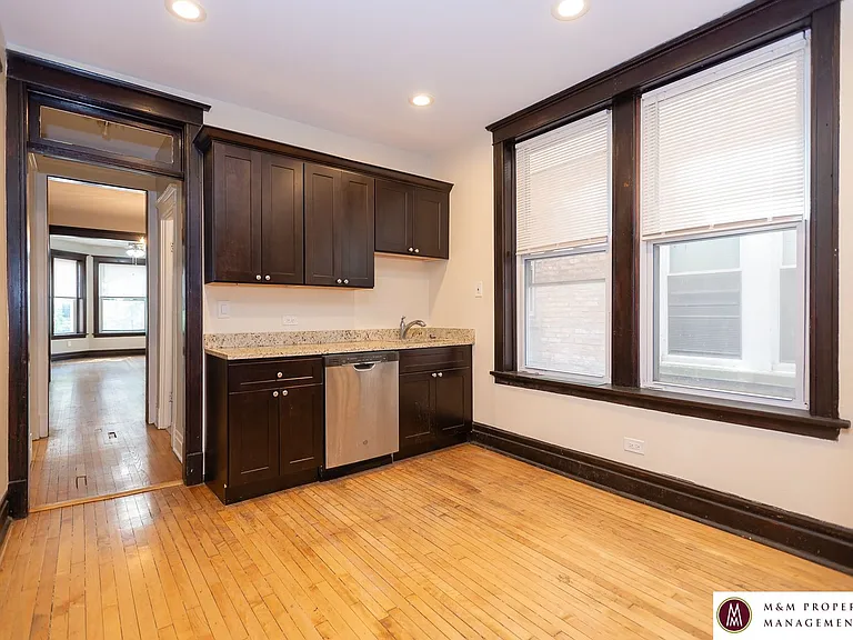 1204 Lexington — Photo 12