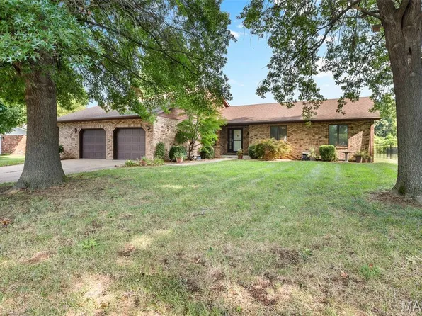 133 Story Circle Dr, Glen Carbon, IL 62034