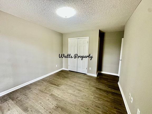 3rd image of 100 Briar Cir #100