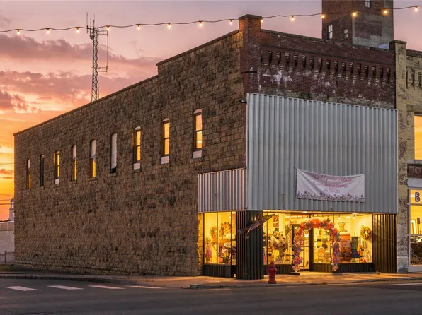 122 E 6th St, Okmulgee, OK 74447