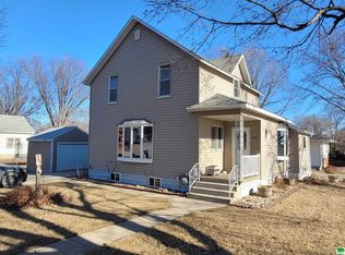 417 S Rutledge St, Paullina, IA 51046