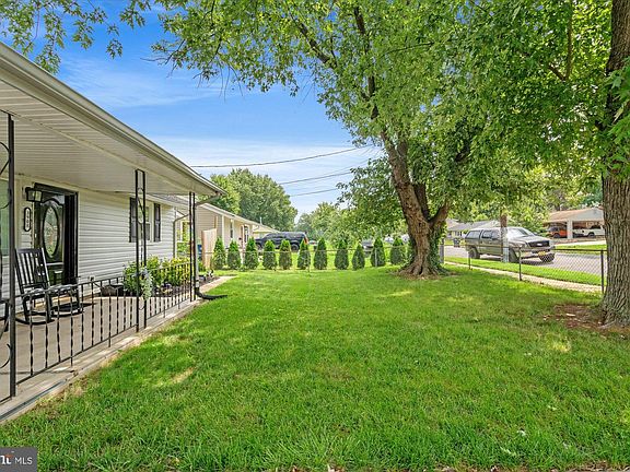 4th image of 3908 Elmwood Dr