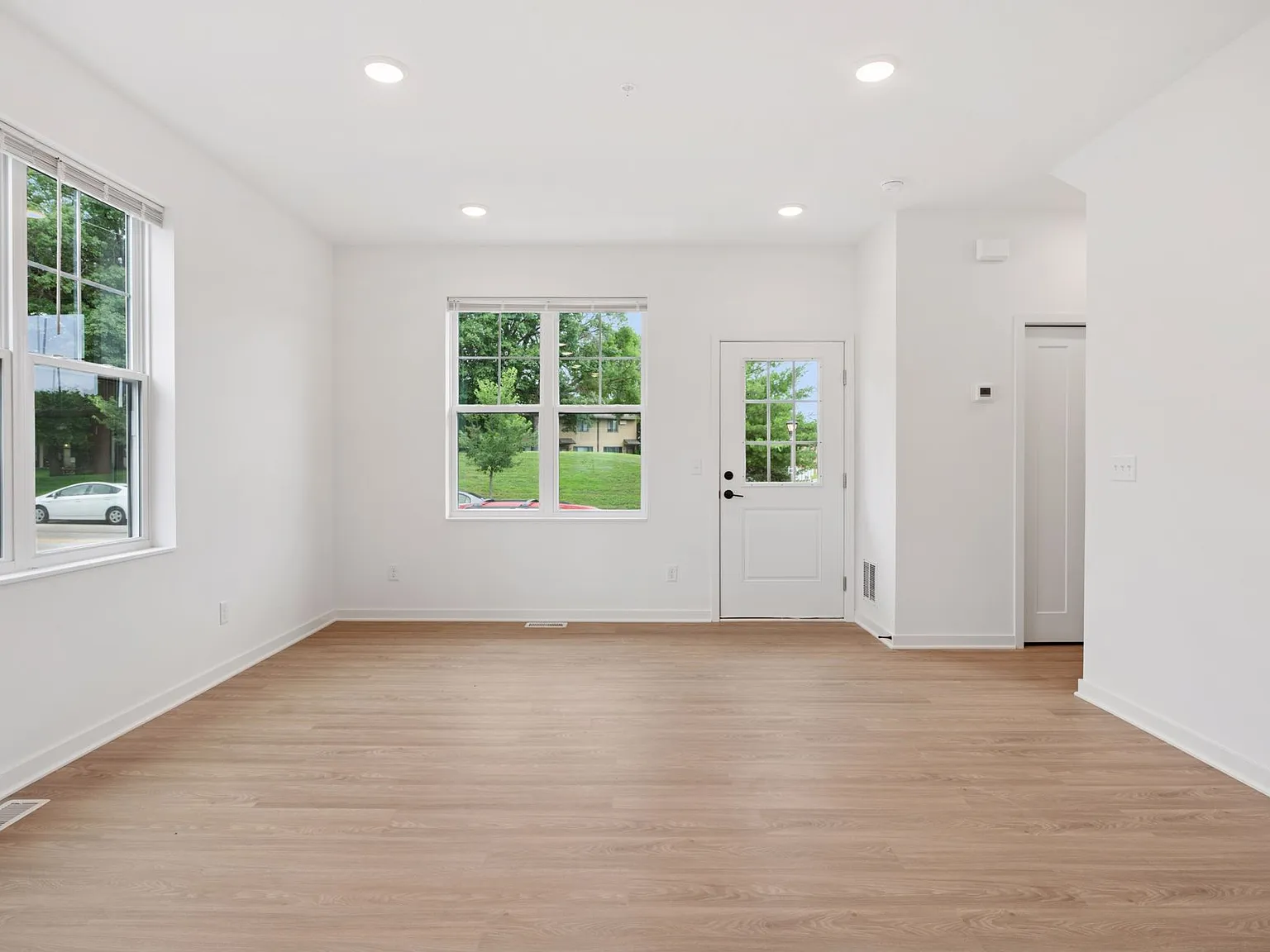 3 bed, 1600 sqft, $2,750 — Photo 2