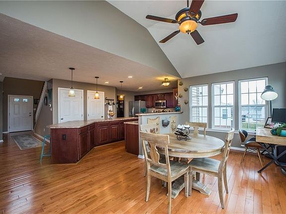 2nd image of 107 Ashland Ct