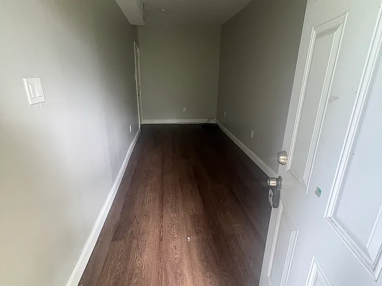 700 Woodbourne Ave #9 — Photo 10