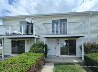 521 Meadow Green Ln #521, Round Lake, IL 60073