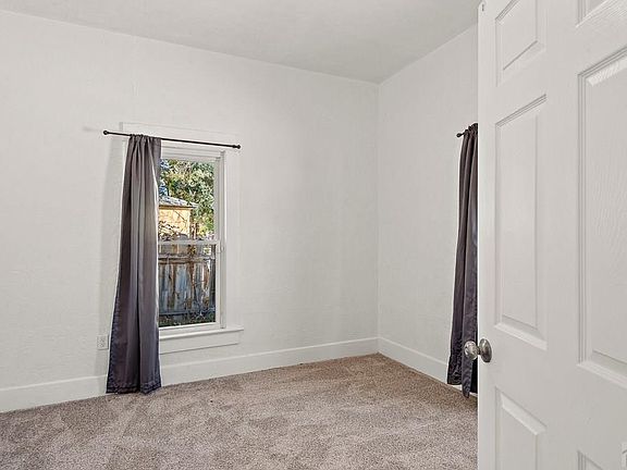 4th image of 411 S 6th St