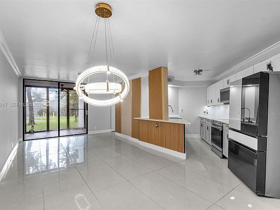 3rd image of 213 Lake Pointe Dr APT 106