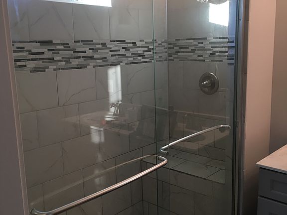 3rd image of 557 Claymont Dr
