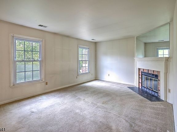 2nd image of 89 Jamestown Rd