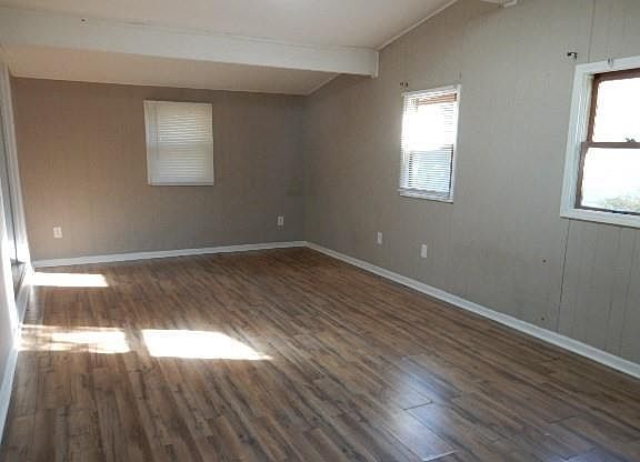 5th image of 1586 Champlin Dr