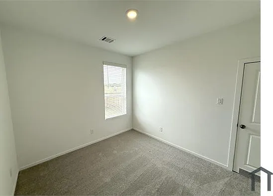 423 Amy St — Photo 26