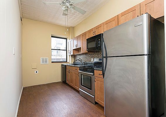 2nd image of 575 10th St Floor 2