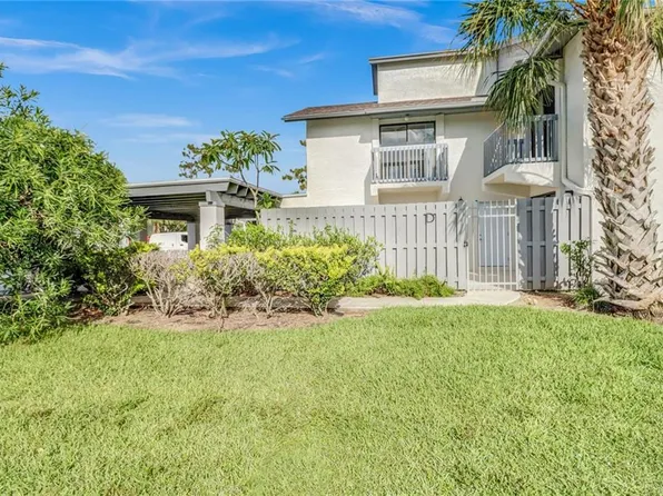 17452 Woodland Trace Dr, Fort Myers, FL 33908