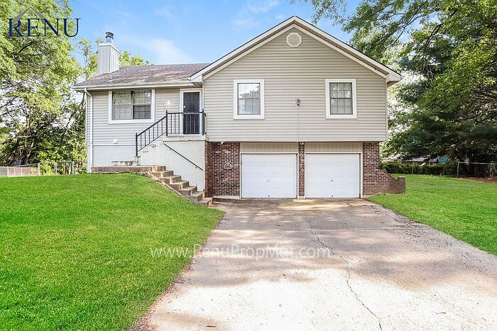 1st image of 3804 NE Woods Ct