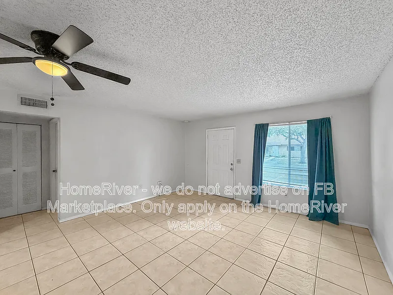 3 bed, 2.0 bath, 1240 sqft, $1,375 — Photo 3