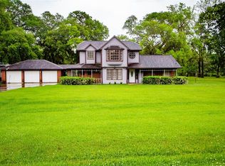 109 County Road 611a, Angleton, TX 77515