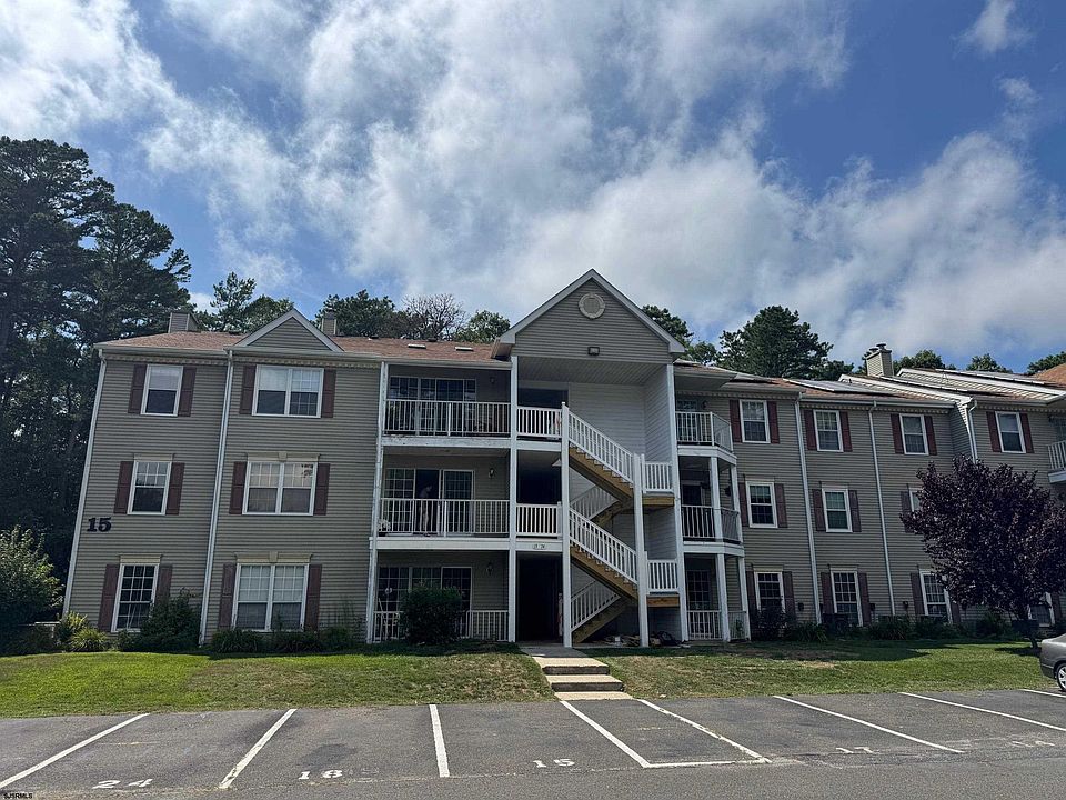 1st image of 24 Iroquois Dr #24