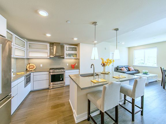 2nd image of 1048 Monroe St #220
