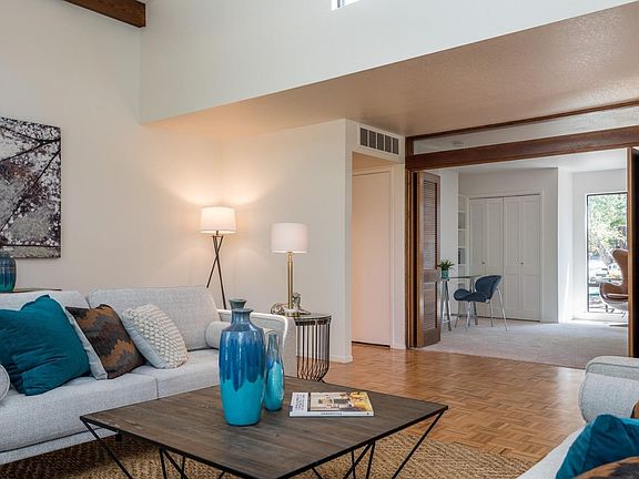 3rd image of 15 Quail Ct