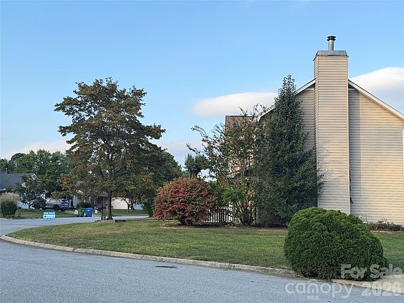 3rd image of 59 Southchase Dr