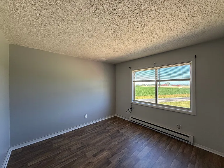 373 S West St #6 — Photo 7
